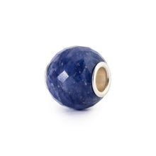 Runder blauer Sodalith, facettiert