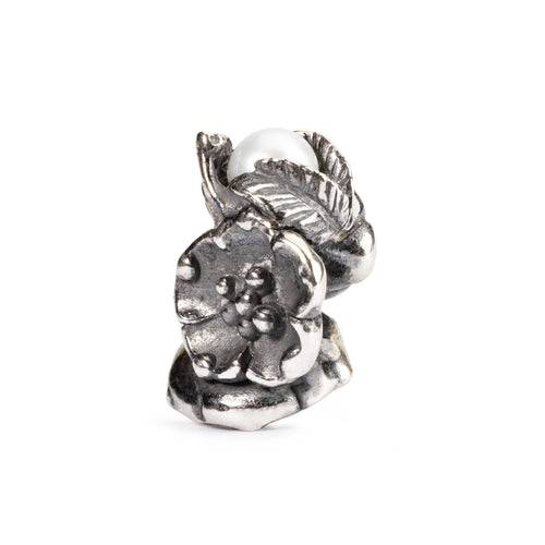 Trollbeads Erdbeerblüte Mai | Buckthorn of May Bead | Artikelnummer: TAGBE-00031 | Hauptwerkstoff: Silber | Designer: Søren Nielsen