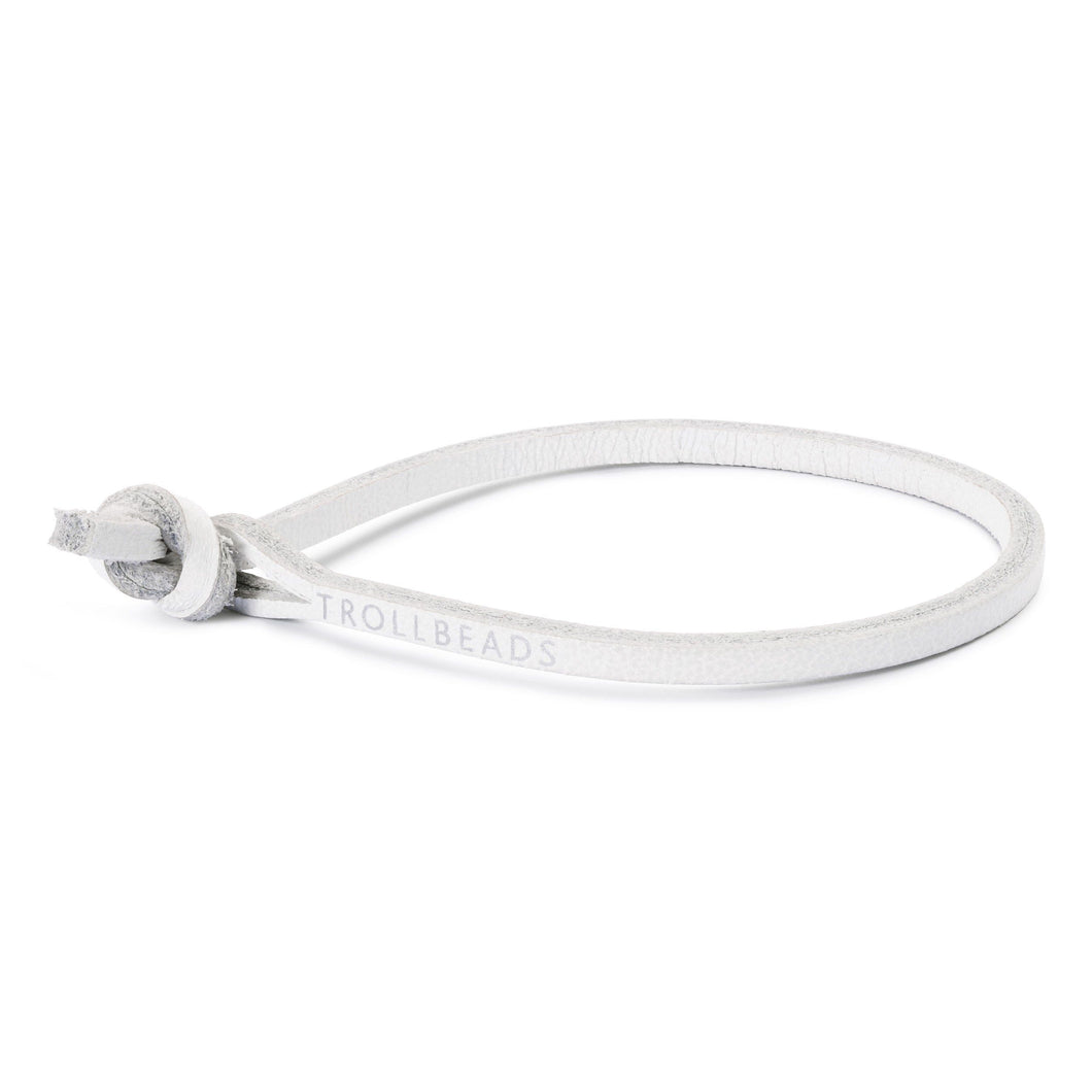 Trollbeads Lederband Single weiß | Single Leather Bracelet White | Artikelnummer: TLEBR-00055 | Hauptwerkstoff: Leder | Designer: Nicolas Aagaard