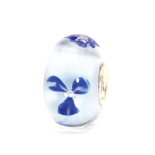 Trollbeads Hellblaue Blume | Light Blue Flower Bead | Retired | Artikelnummer: TGLBE-10006 | Hauptwerkstoff: Glas | Designer: Lise Aagaard