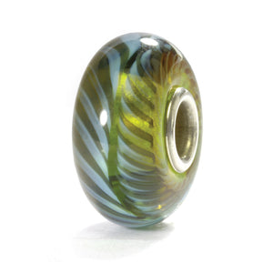Trollbeads Blue-green Feather Bead | Artikelnummer: TGLBE-10048 | Hauptwerkstoff: Glas | Designer: Lise Aagaard