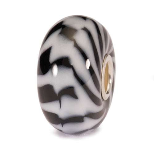 Trollbeads Zebra Bead | Retired | Artikelnummer: TGLBE-10069 | Hauptwerkstoff: Glas | Designer: Lise Aagaard