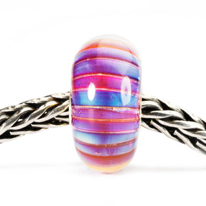 Trollbeads Aurora Streifen | Aurora Stripe Bead | Artikelnummer: TGLBE-10172 | Hauptwerkstoff: Glas | Designer: Lise Aagaard