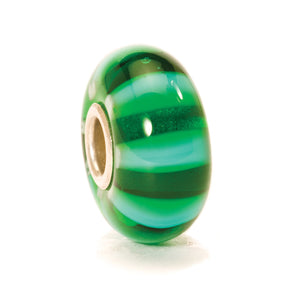 Trollbeads Grüne Streifen | Green Stripe Bead | Retired | Artikelnummer: TGLBE-10053 | Hauptwerkstoff: Glas | Designer: Lise Aagaard