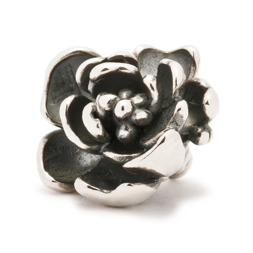 Rosen-Anhänger | Rose Pendant | Artikelnummer: TAGPE-00003 | Hauptwerkstoff: Silber | Designer: Søren Nielsen