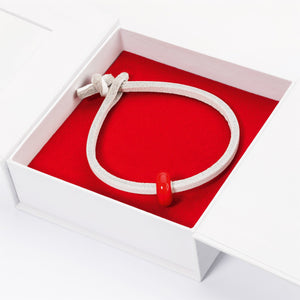 Trollbeads Mit Liebe | Red Cross With Love Bracelet | Limited Edition | Retired | Artikelnummer: TGLBO-00001 | Hauptwerkstoff: Leder | Designer: Lise Aagaard