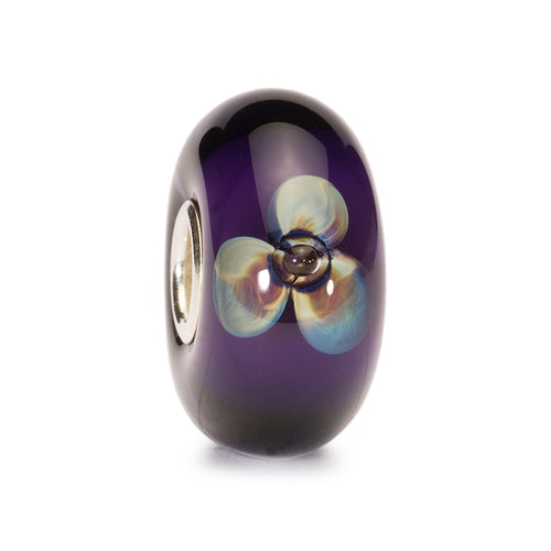 Trollbeads Violette Blume | Violet Flower Bead | Retired | Artikelnummer: TGLBE-10075 | Hauptwerkstoff: Glas | Designer: Lise Aagaard