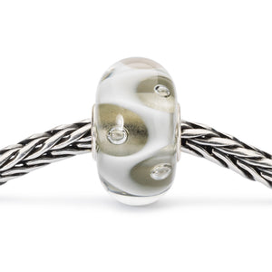 Trollbeads Tropfen der Reinheit | Drops of White Bead | Schöpfung der Natur Kollektion Frühling 2019 | Nature Art Collection Spring 2019 | Artikelnummer: TGLBE-10439 | Hauptwerkstoff: Glas | Designer: Tenzin Phuntsok and Kalden Chophel