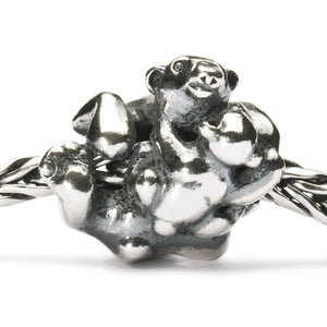 Trollbeads Eisbär mit Baby | Polar Bear & Baby Bead | TAGBE-30043 | Hauptwerkstoff: Silber | Designer: Anders Martin Bruun