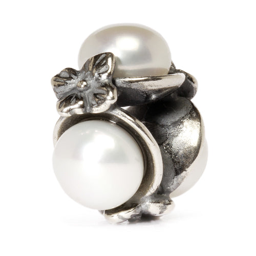 Trollbeads Dreifache weiße Perle | Triple Pearl Bead White | Artikelnummer: TAGBE-00094 | Hauptwerkstoff: Silber | Designer: Lise Aagaard